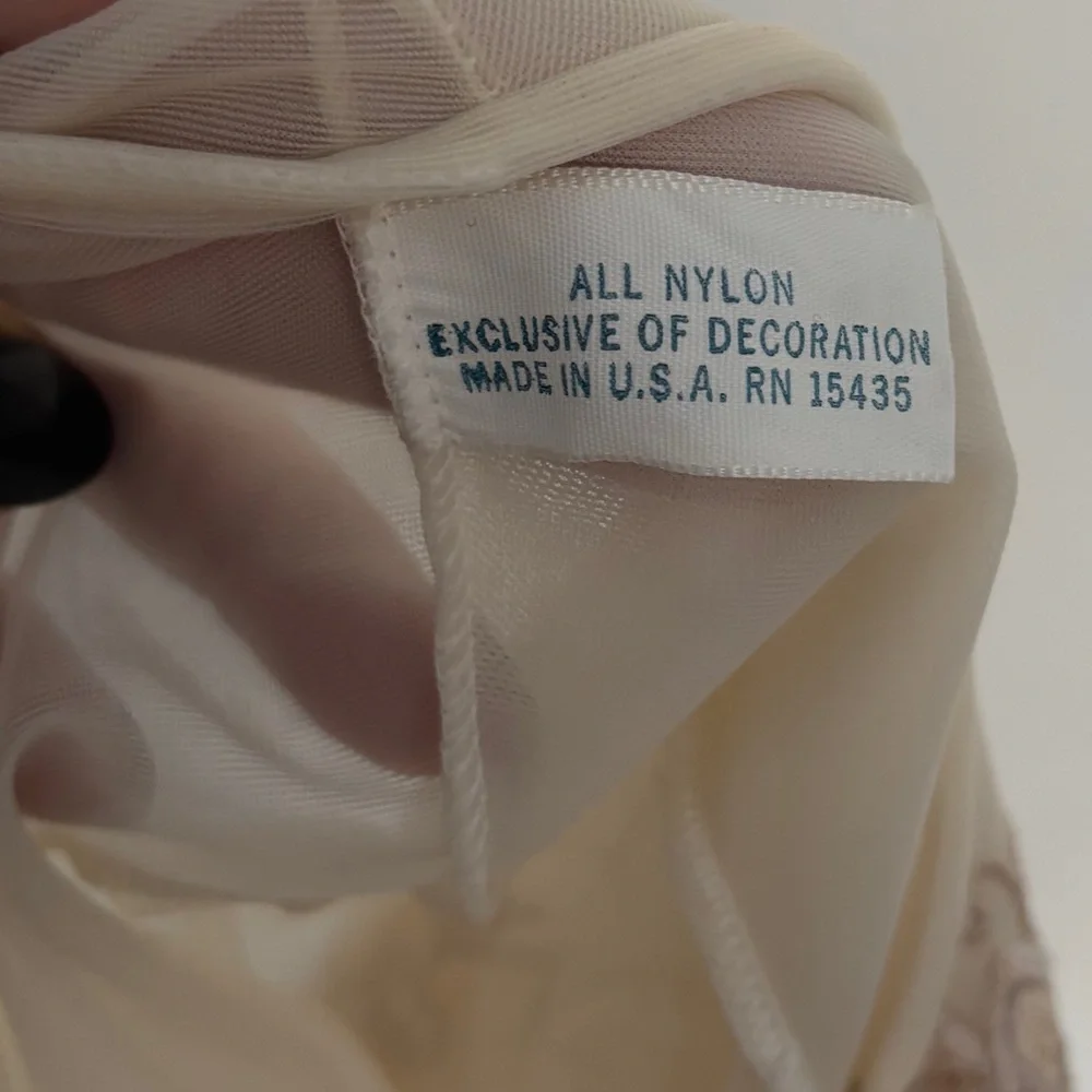 Vintage Gilead Peignoir embroidered coquette Satin Sheer Boudoir Robe Size Large - Picture 5 of 6